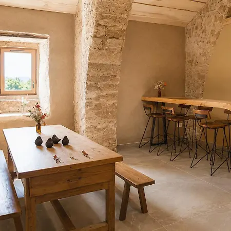 De Charme Dans Bergerie Renovee Creissels